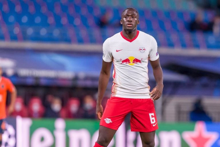 ibrahima-konate-zagueiro-do-rb-leipzig-1605187934236_v2_1920x1280