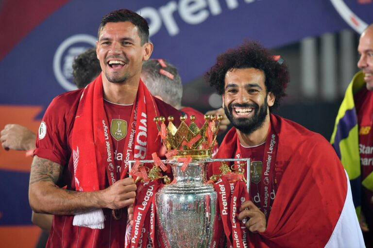 FBL-ENG-PR-LIVERPOOL-CHELSEA-TROPHY