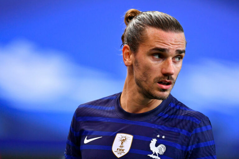 PARIS, FRANCE - NOVEMBER 11: Antoine Griezmann of France looks on during the international friendly match between France and Finland at Stade de France on November 11, 2020 in Paris, France. (Photo by Aurelien Meunier/Getty Images)
