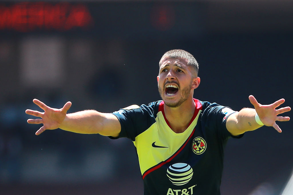 MEXICO CITY, MEXICO - FEBRUARY 17: Guido Rodriguez #5 of America reacts during the seventh round match between Pumas UNAM and America as part of the Torneo Clausura 2019 Liga MX at Olimpico Universitario Stadium on February 17, 2019 in Mexico City, Mexico. (Photo by Hector Vivas/Getty Images)