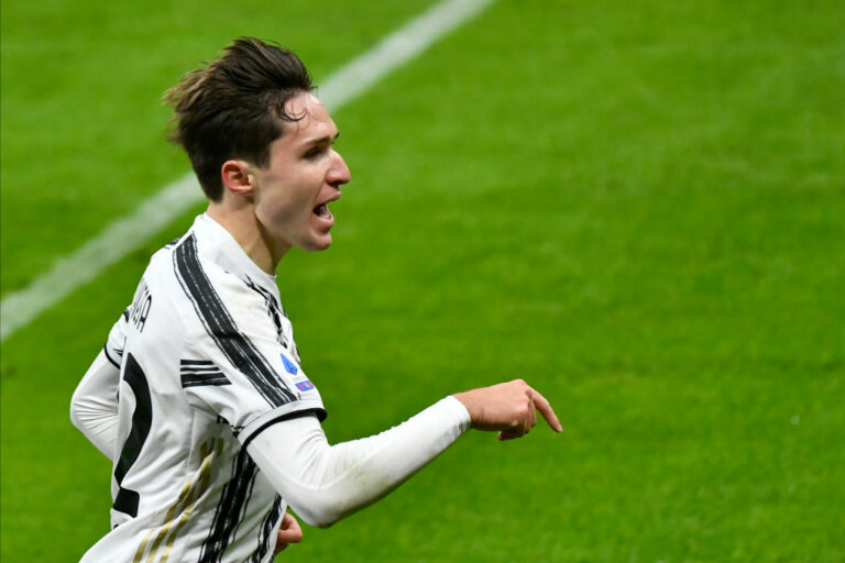 MILAN, ITALY - JANUARY 06: Federico Chiesa of Juventus FC celebrates a goal during the Serie A match between AC Milan and Juventus at Stadio Giuseppe Meazza on January 6, 2021 in Milan, Italy. (Photo by Stefano Guidi/Getty Images)