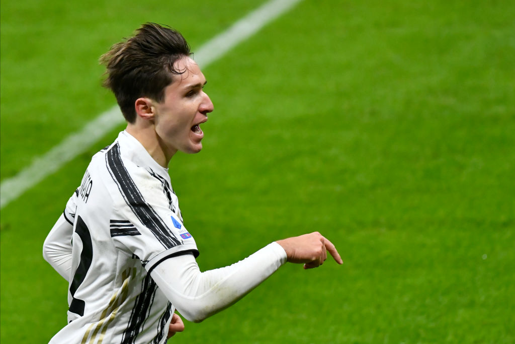 MILAN, ITALY - JANUARY 06: Federico Chiesa of Juventus FC celebrates a goal during the Serie A match between AC Milan and Juventus at Stadio Giuseppe Meazza on January 6, 2021 in Milan, Italy. (Photo by Stefano Guidi/Getty Images)