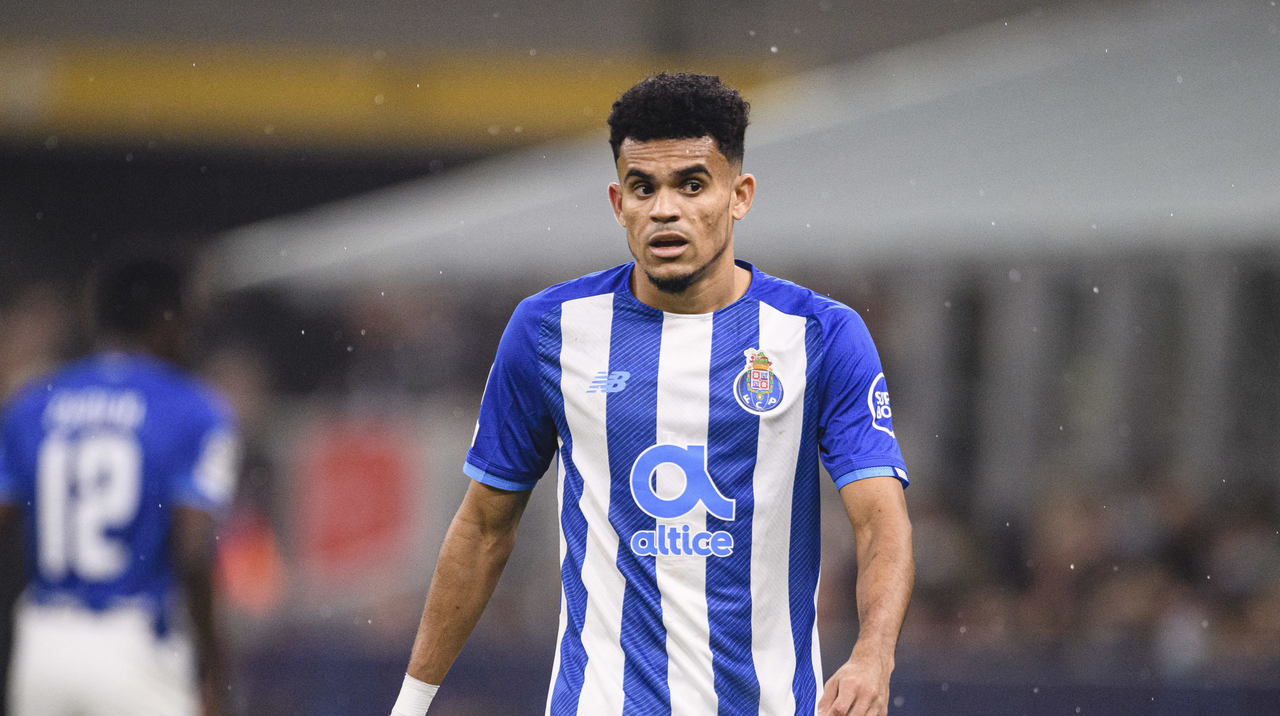MILAN, ITALY - NOVEMBER 03: Luis Díaz of FC Porto walks in the field during the UEFA Champions League group B match between AC Milan and FC Porto at Giuseppe Meazza Stadium on November 3, 2021 in Milan, Italy. (Photo by Marcio Machado/Eurasia Sport Images/Getty Images)