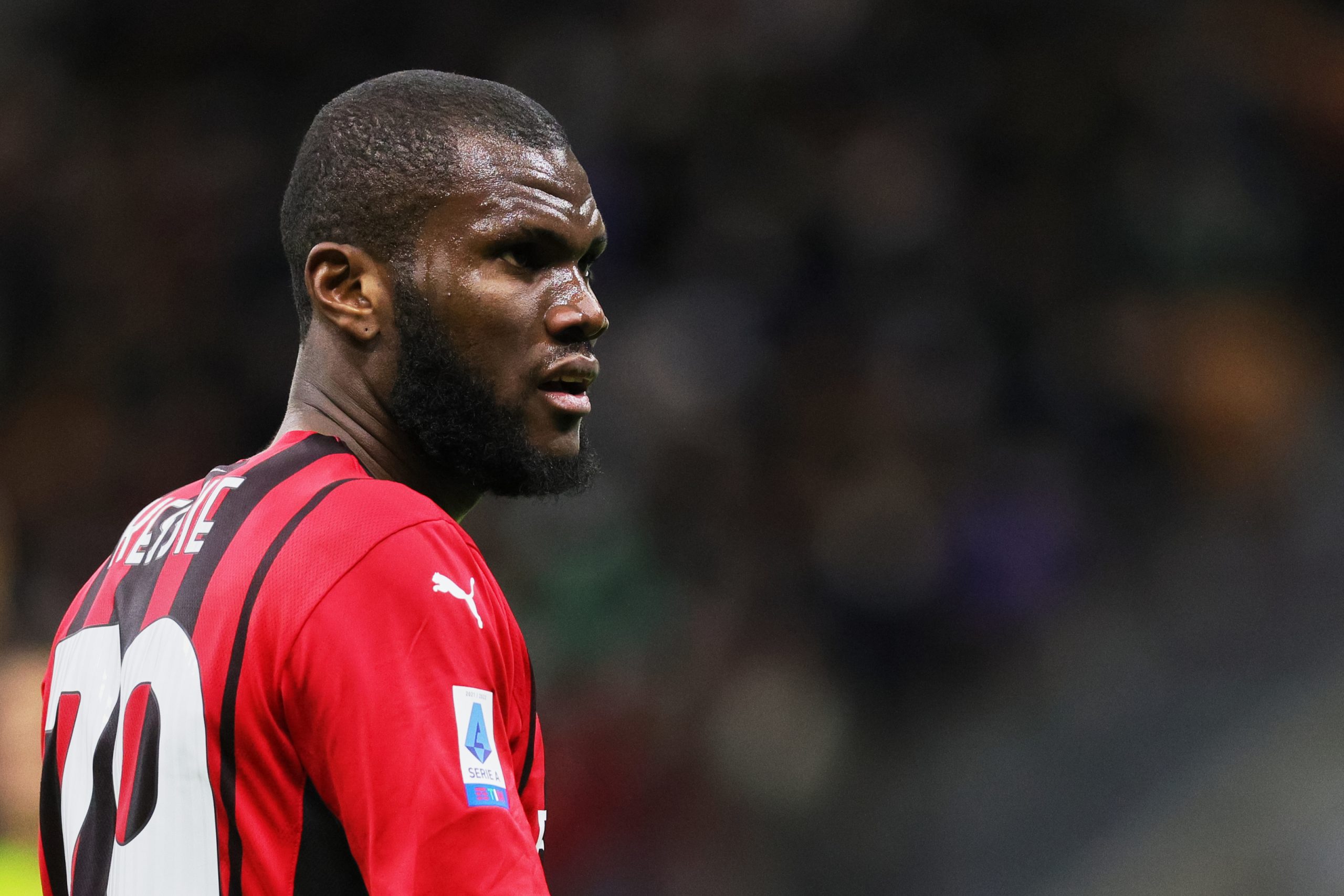 MILAN, ITALY - FEBRUARY 25: Franck Kessie of AC Milan looks on during the Serie A match between AC Milan and Udinese Calcio at Stadio Giuseppe Meazza on February 25, 2022 in Milan, Italy. (Photo by Emmanuele Ciancaglini/Ciancaphoto Studio/Getty Images)