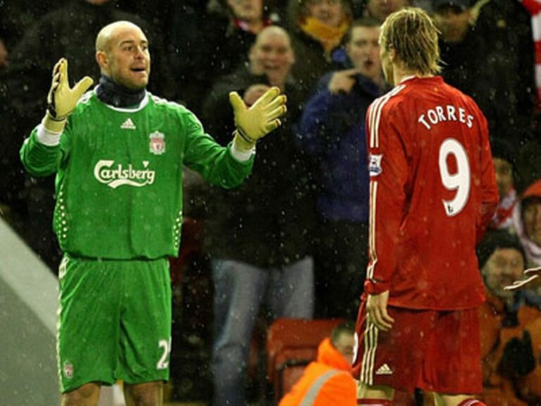 On this day Fernando Torres and Pepe Reina signed for Liverpool