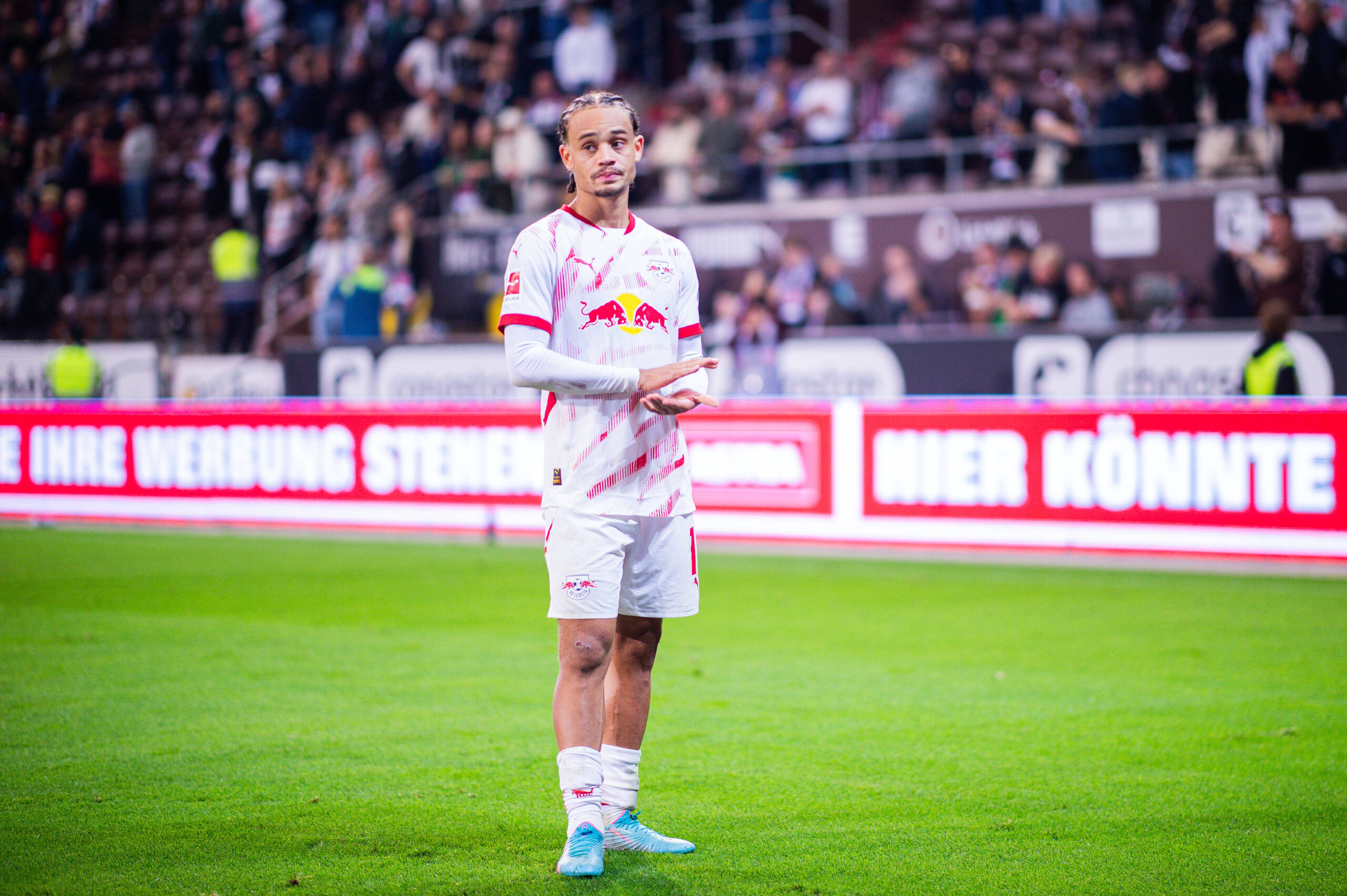 22.09.2024 - Fußball, 2024/2025, 1. Bundesliga, 4. Spieltag, FC St. Pauli - RB Leipzig: Xavi Simons (Leipzig) nach dem S
