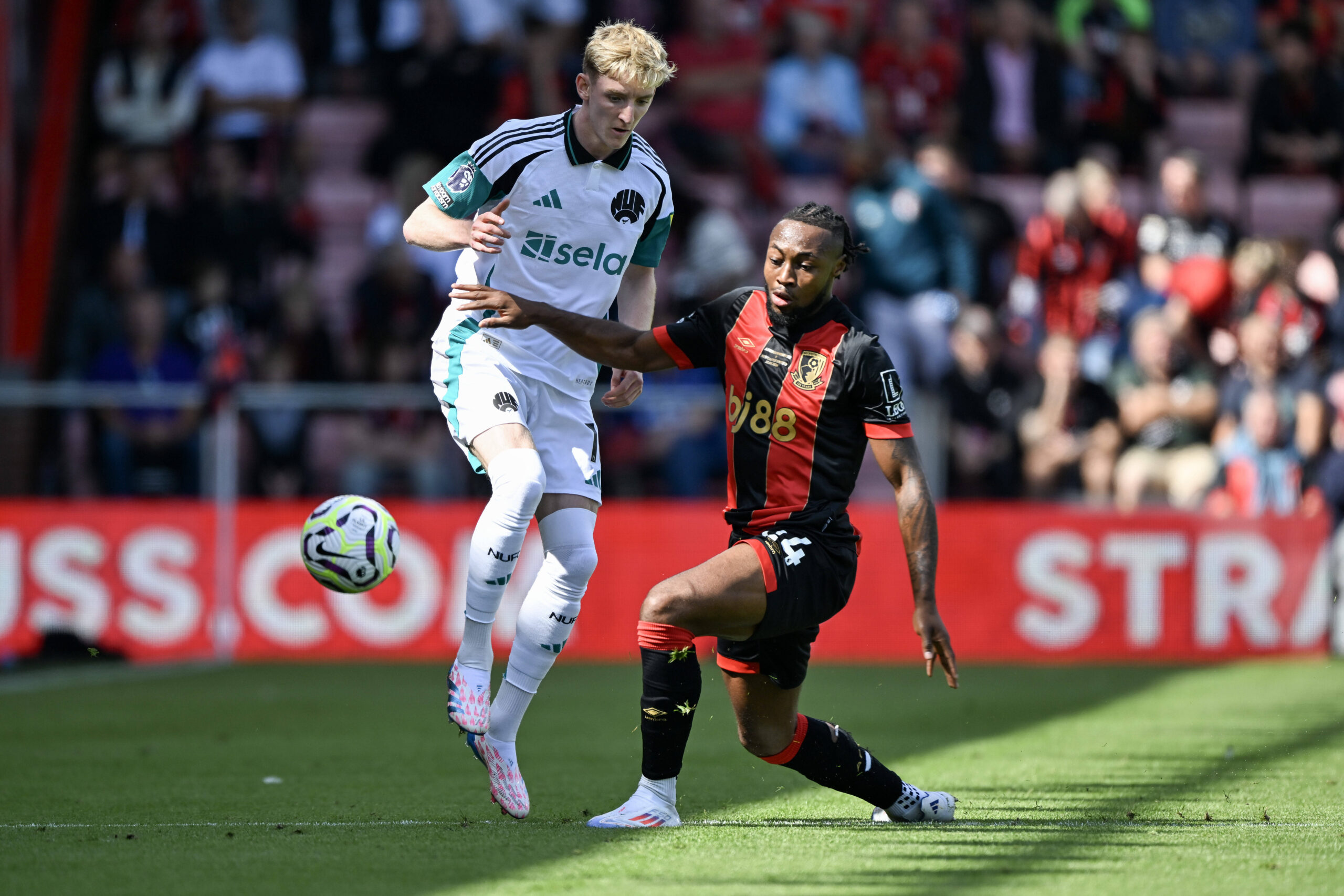 Bournemouth v Newcastle United Premier League Anthony Gordon of Newcastle United and Antoine Semenyo of Bournemouth duri