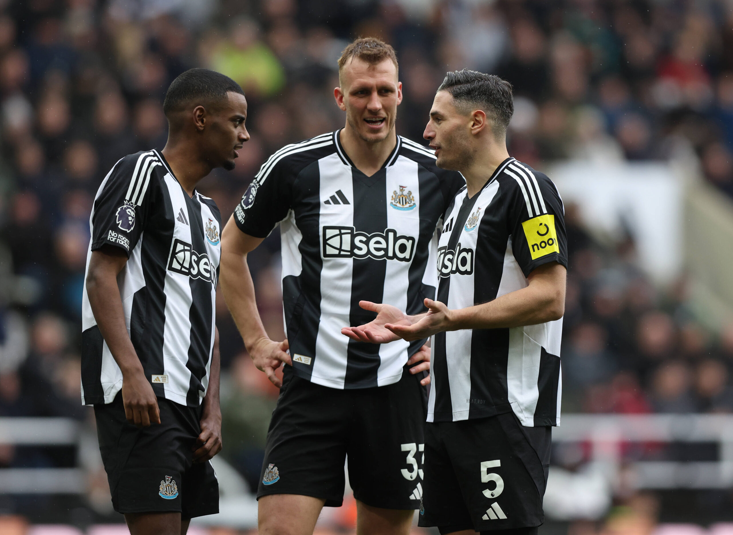 Newcastle United v Nottingham Forest - Premier League - St. James' Park