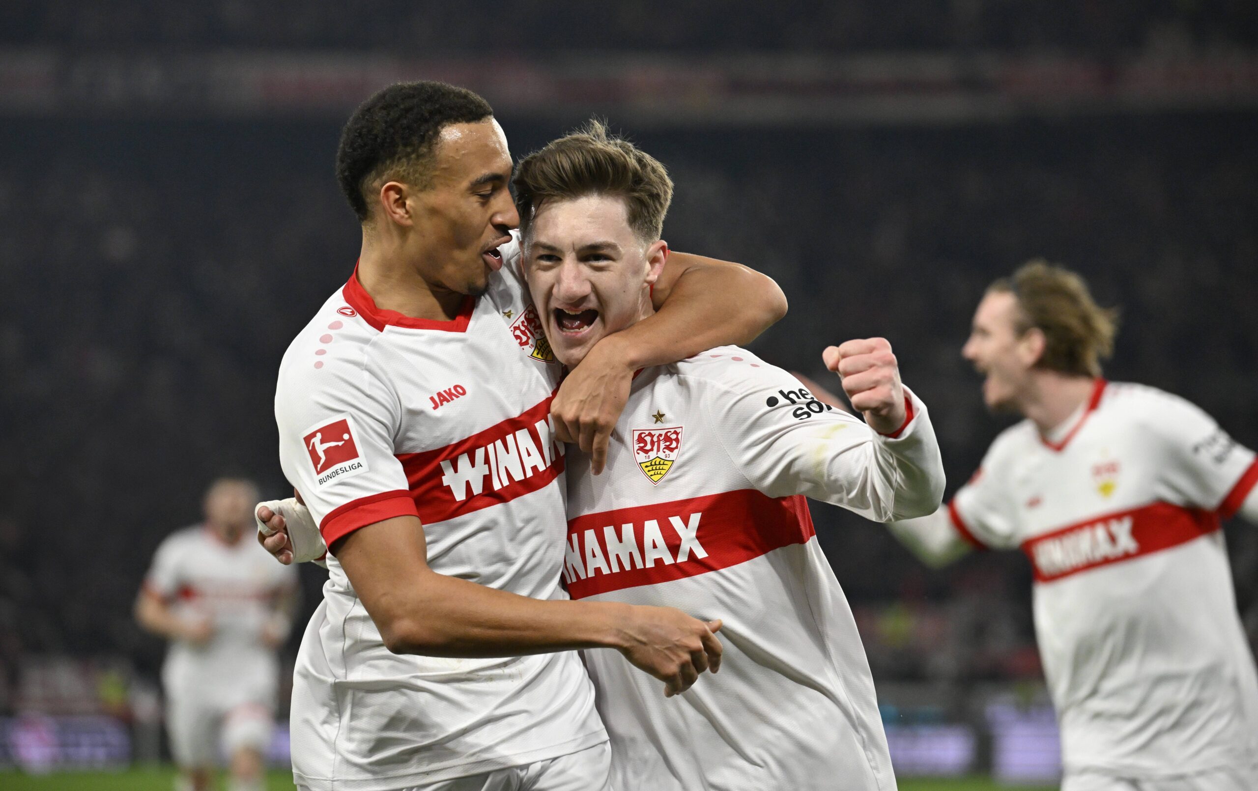 Torjubel Angelo Stiller VfB Stuttgart (06) Jamie Leweling VfB Stuttgart (18) Nick Woltemade VfB Stuttgart (11) MHPArena,