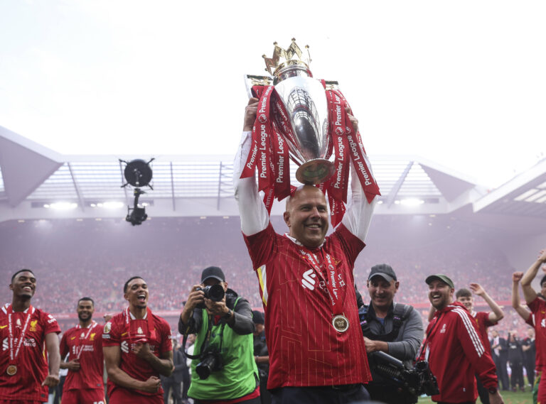 Liverpool Win Premier League Trophy