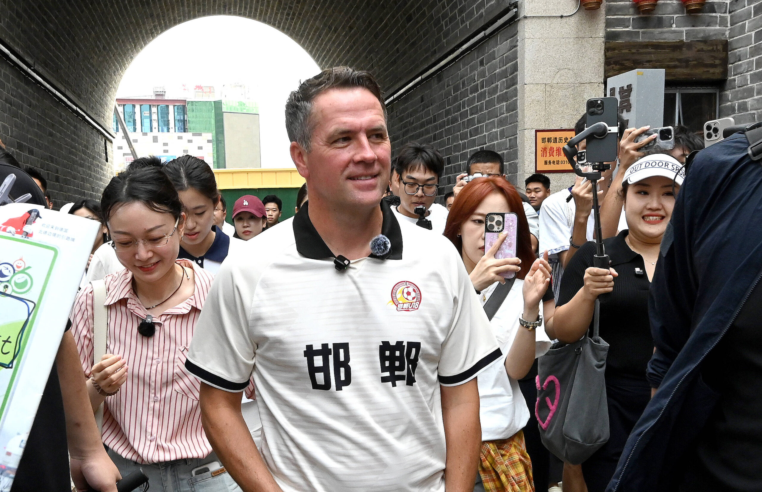 Michael Owen comments on Florian Wirtz's slow start (Credits: Imago Images)