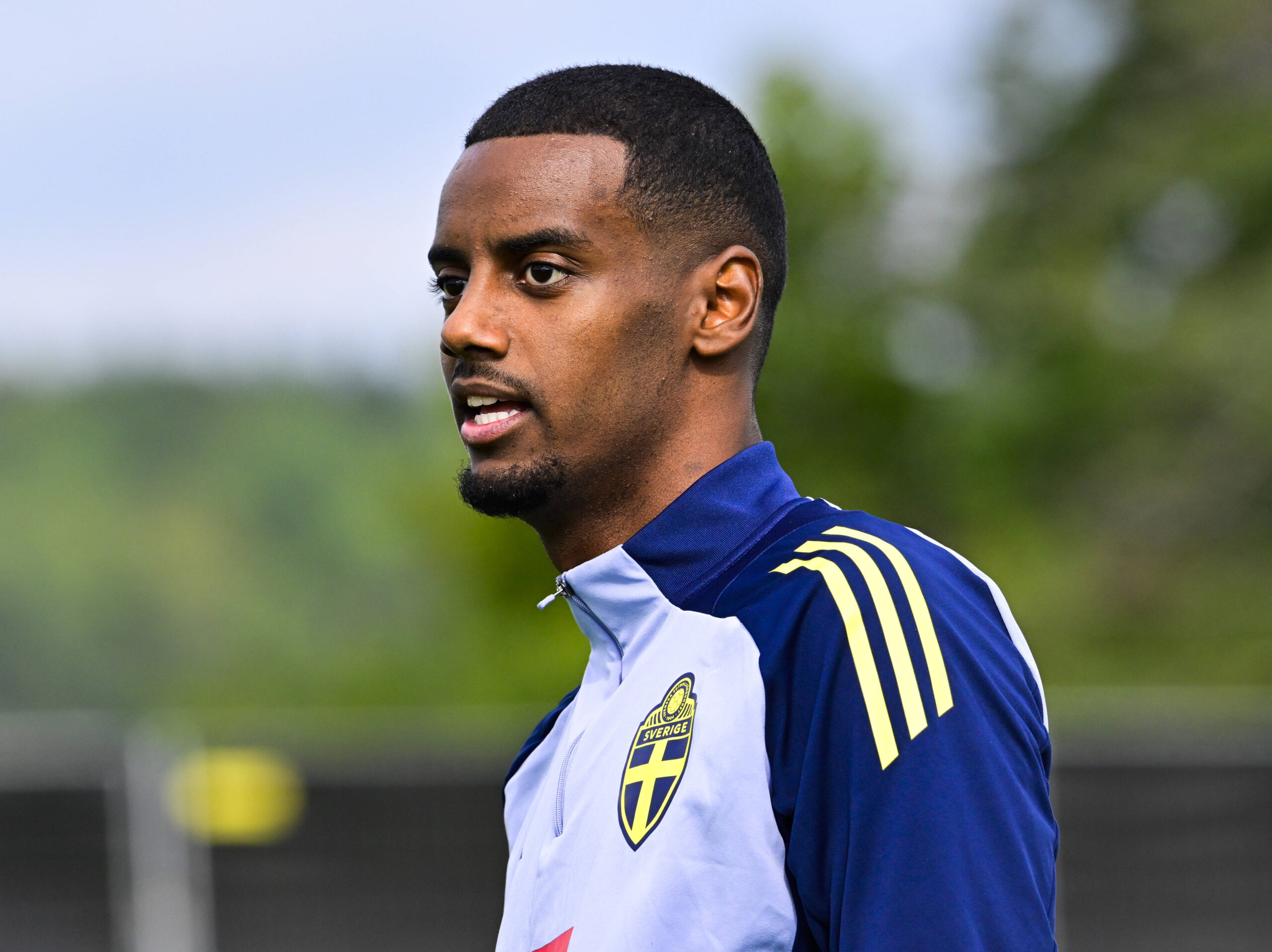 Alexander Isak set a new British record with his move to Liverpool (Credits: Imago Images)