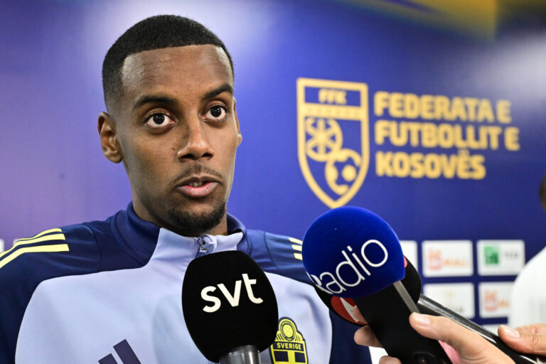 Alexander Isak answers questions about the Liverpool transfer saga (Credits: Imago Images)