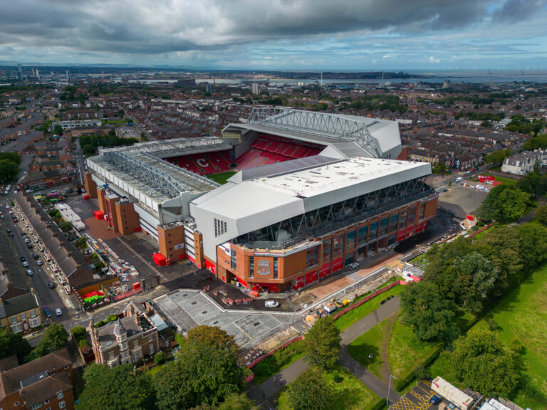 Sport Bilder des Tages Anfield Road Construction LIVERPOOL, ENGLAND - Tuesday, August 22, 2023: An aerial view of Anfiel